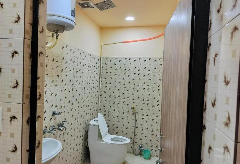 Отель Kesarwani Seva Sadan