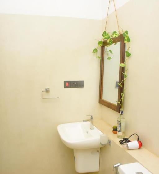 ホテル Oshans Home   Guest House   Polhena