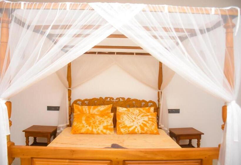 ホテル Oshans Home   Guest House   Polhena