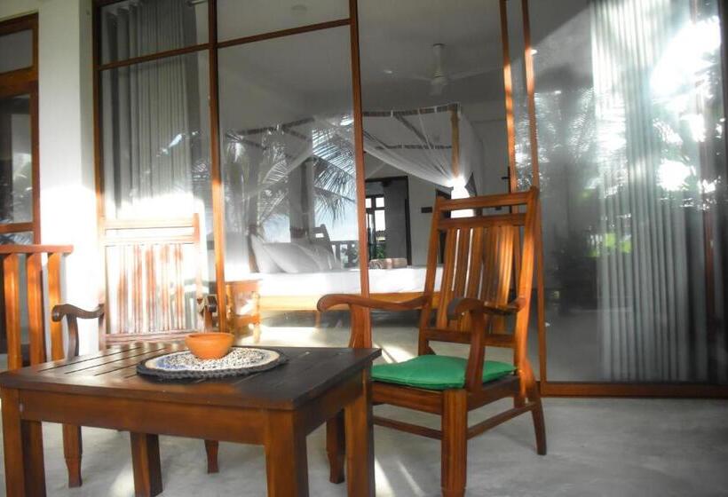 ホテル Oshans Home   Guest House   Polhena