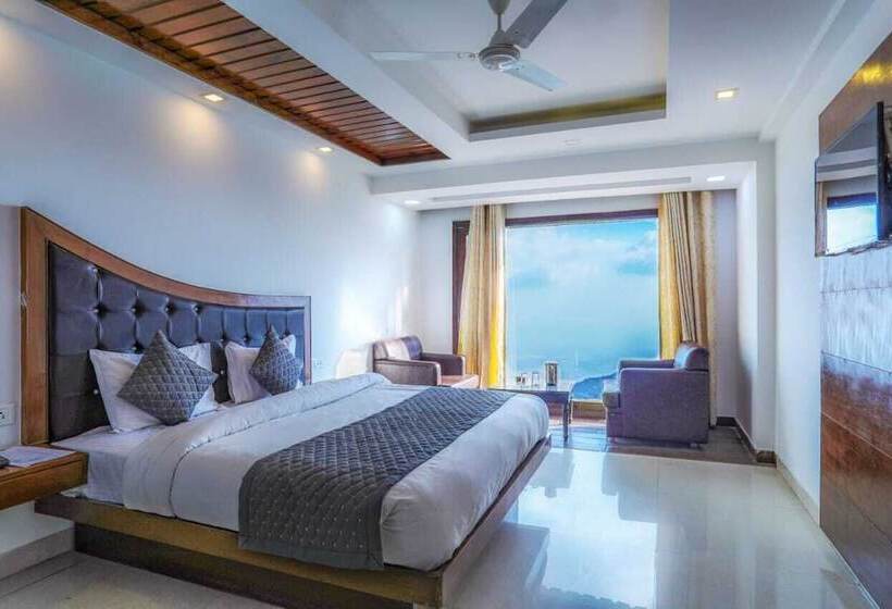 فندق Shashwat Grand Valley