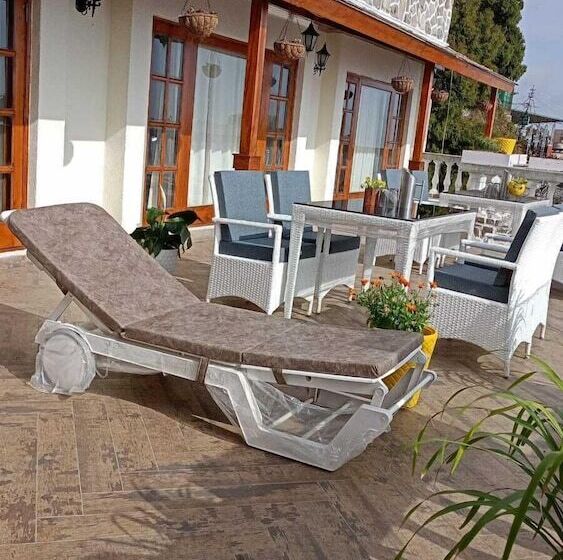 فندق Shashwat Grand Valley