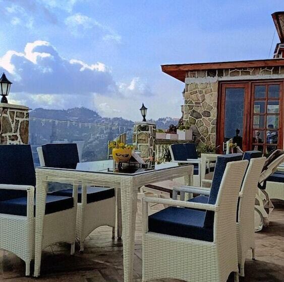 فندق Shashwat Grand Valley