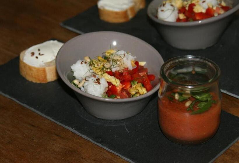 مبيت وإفطار Cocon De Verdure Avec Piscine Chambre Lit King Size 2m