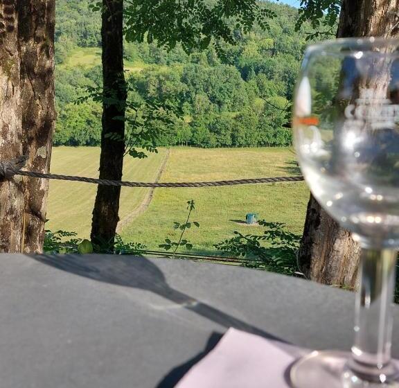 مبيت وإفطار Cocon De Verdure Avec Piscine Chambre Lit King Size 2m