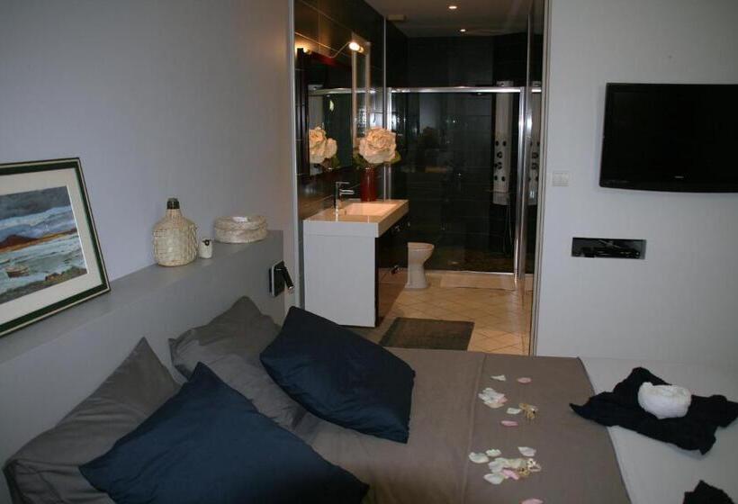 مبيت وإفطار Cocon De Verdure Avec Piscine Chambre Lit King Size 2m