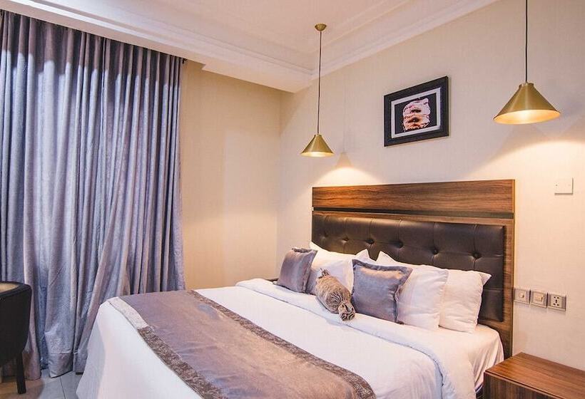 C To C Luxury Hotel And Suites