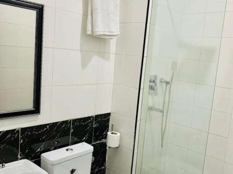 C To C Luxury Hotel And Suites