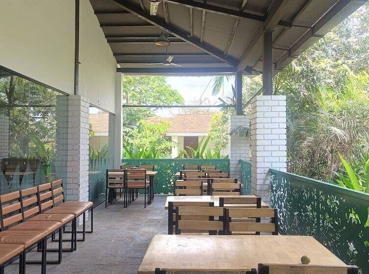 酒店 Coastal Grand Navallur