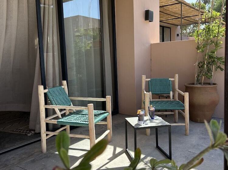 پانسیون Dar Almajula