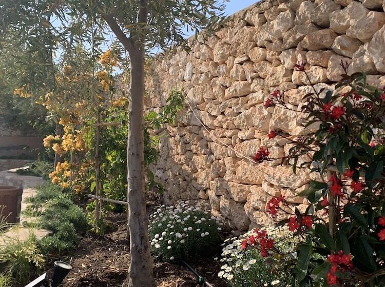 پانسیون Dar Almajula