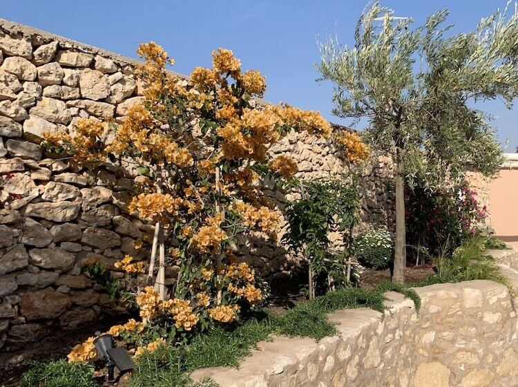 پانسیون Dar Almajula