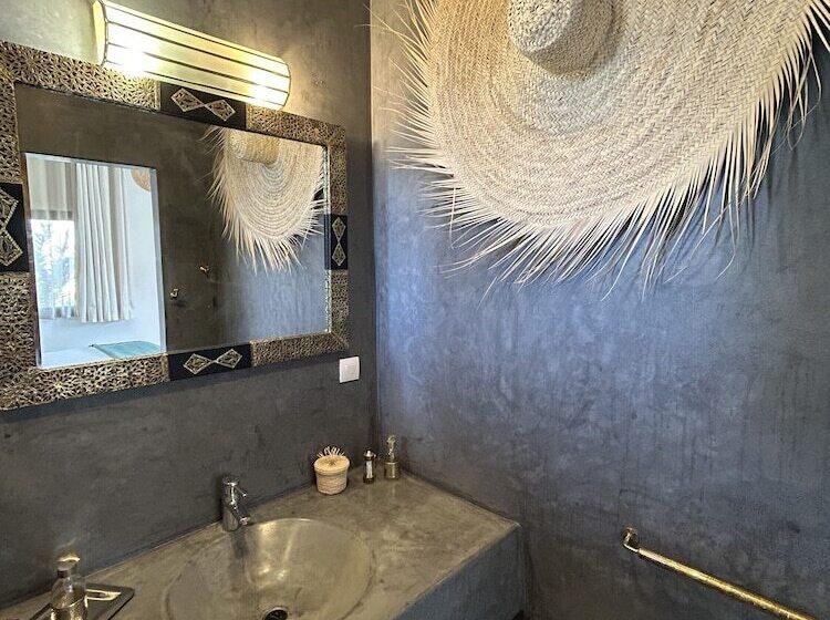 پانسیون Dar Almajula