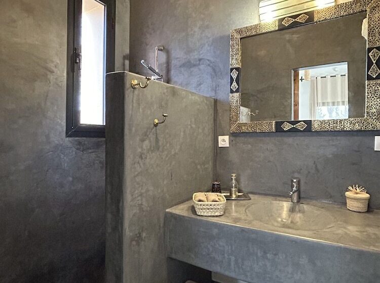 پانسیون Dar Almajula