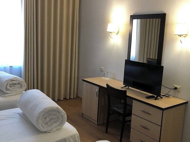 Riverside Rooms At Hotel Fieri