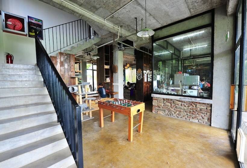 Общежитие Yangshuo Sudder Street Guesthouse