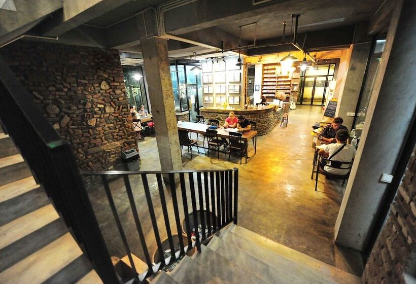 Общежитие Yangshuo Sudder Street Guesthouse