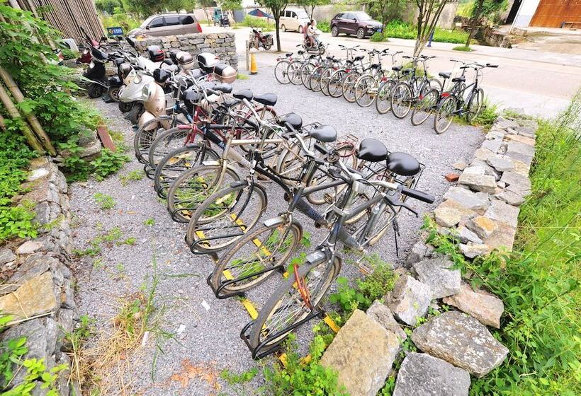 Общежитие Yangshuo Sudder Street Guesthouse