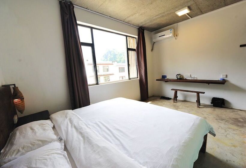 Общежитие Yangshuo Sudder Street Guesthouse