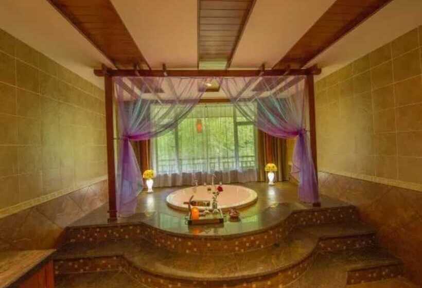 Bluesky Hotel & Resort