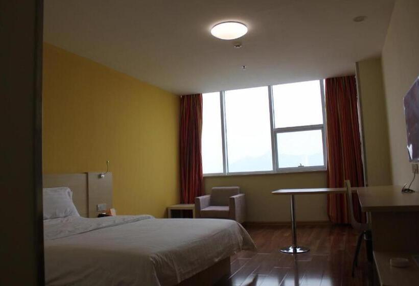 Отель 7 Days Inn Qingdao Liaoyang West Road Xinye Plaza Metro Station