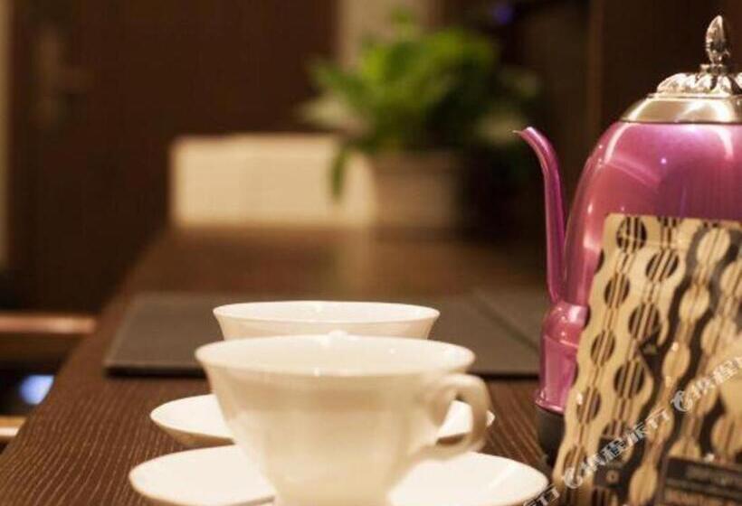 酒店 James Joyce Coffetel Qinhuangdao People Park Plaza