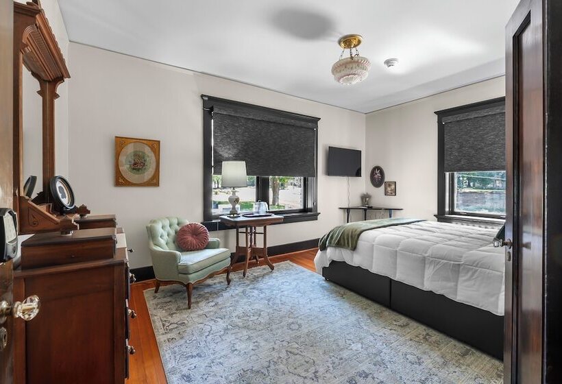 فندق Rockwood Inn