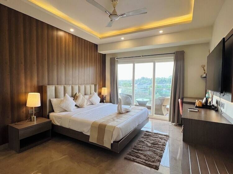 The Eden Inn  A Lake View Hotel, By The Saga Stays, Baga, Arpora