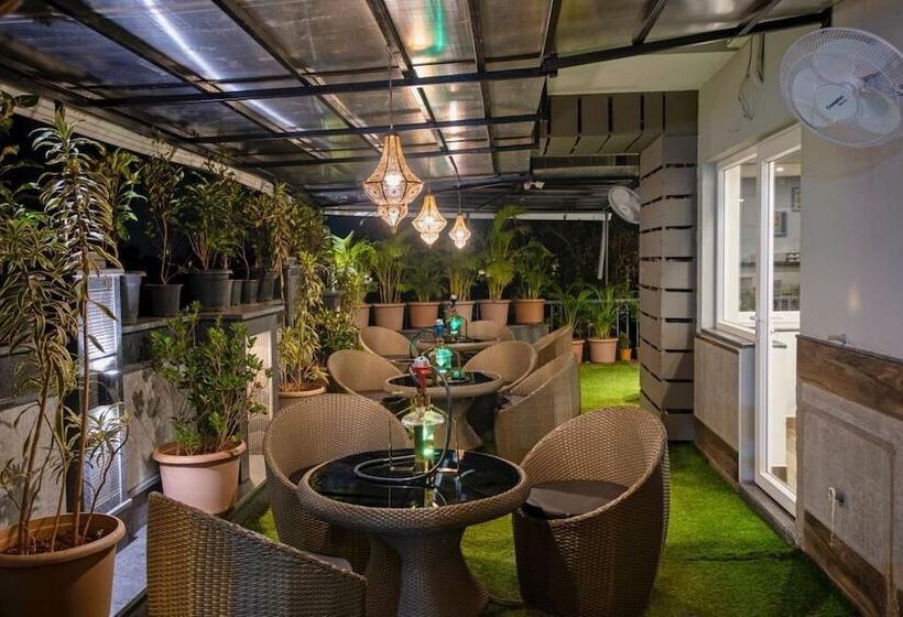 The Eden Inn  A Lake View Hotel, By The Saga Stays, Baga, Arpora