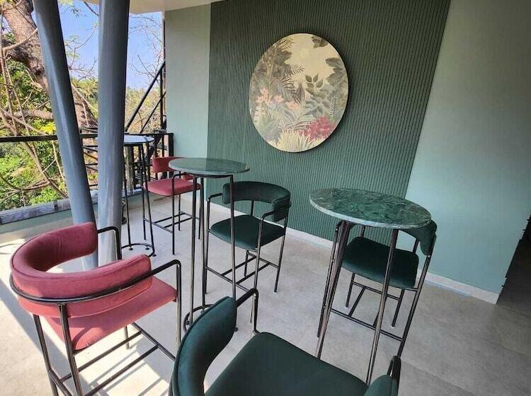 The Eden Inn  A Lake View Hotel, By The Saga Stays, Baga, Arpora