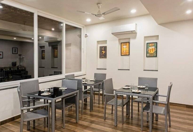 The Eden Inn  A Lake View Hotel, By The Saga Stays, Baga, Arpora