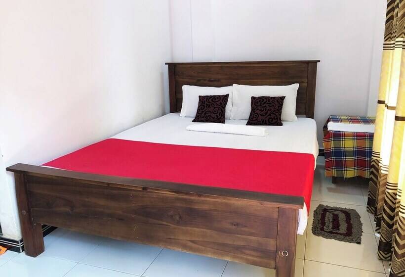 ホテル Thuru Sevana Villa