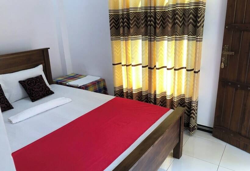 ホテル Thuru Sevana Villa
