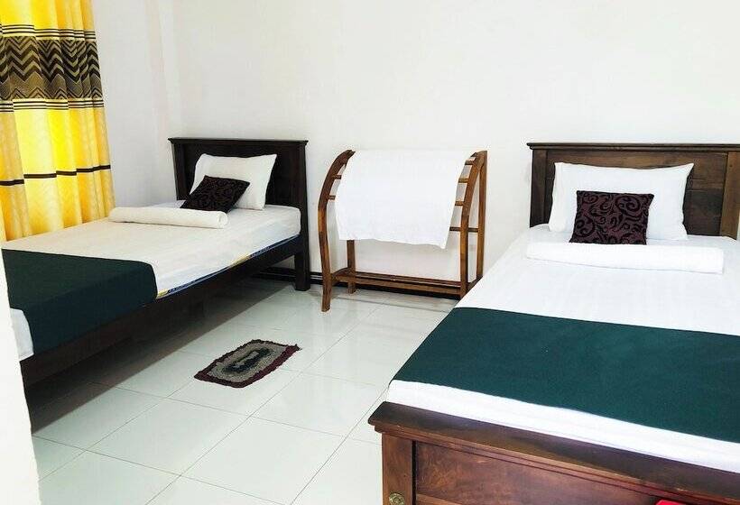 ホテル Thuru Sevana Villa