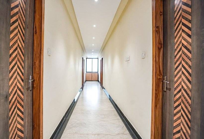 Fabhotel Park Mahindra