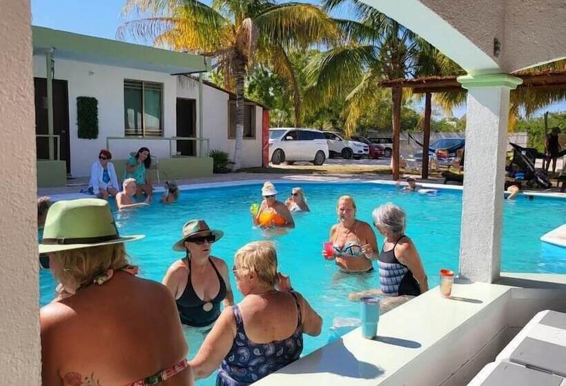 هتل Pelican Inn At Las Dunas Chelem