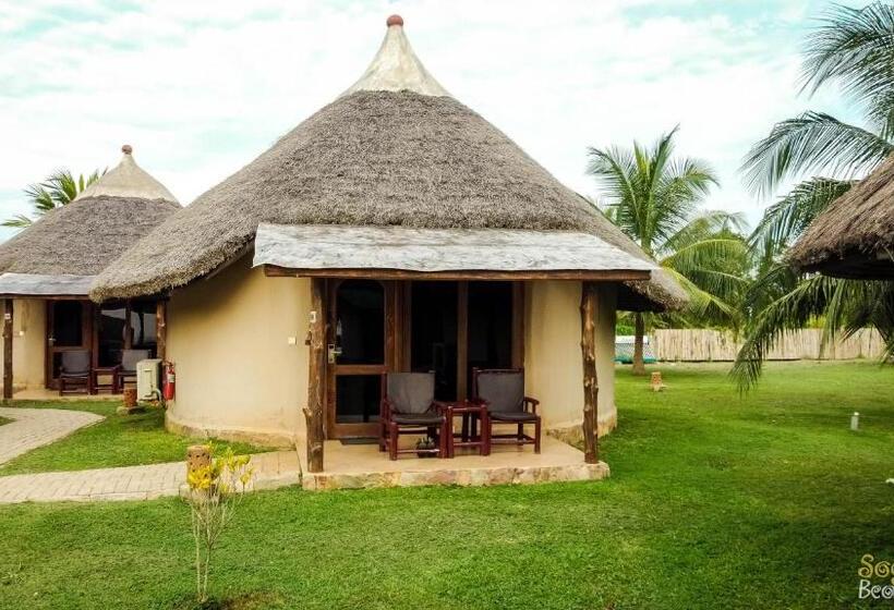 בית מלון כפרי Sogakope Beach Resort & Spa