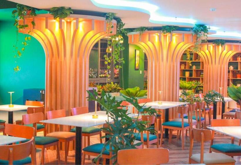 The Palms Hotel By Hmg