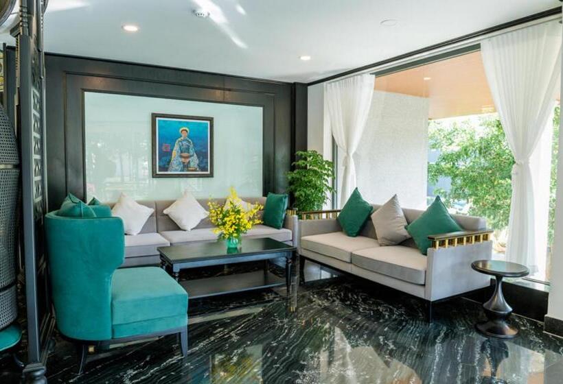 The Palms Hotel By Hmg