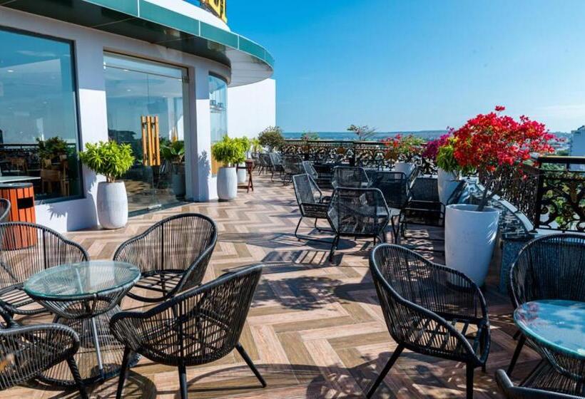 The Palms Hotel By Hmg