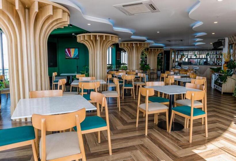 The Palms Hotel By Hmg