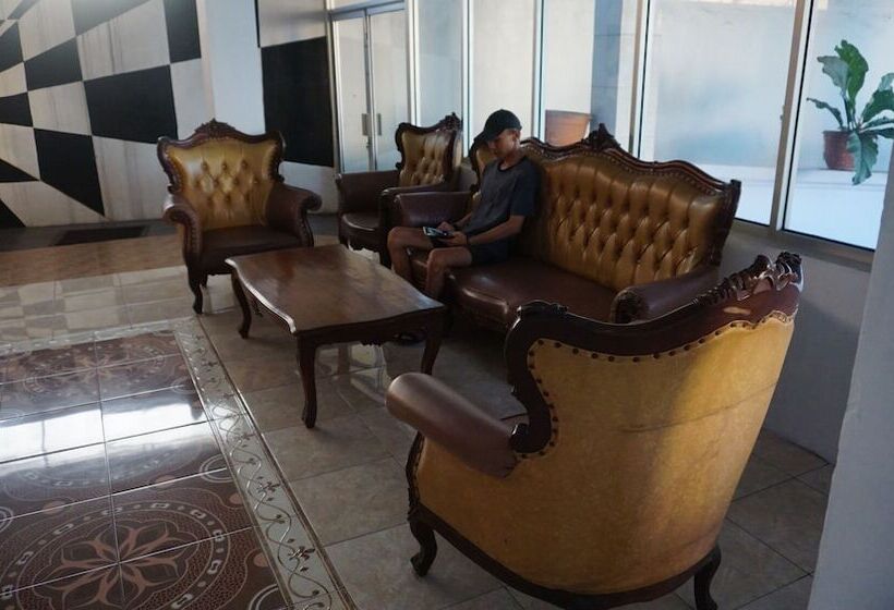 בית מלון כפרי Wijaya Family