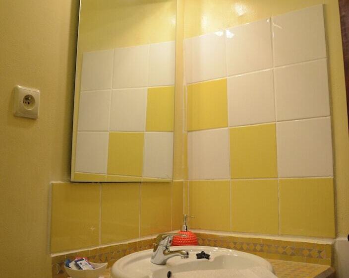 پانسیون Room In Bb   Dar Rehla Bab Remouz