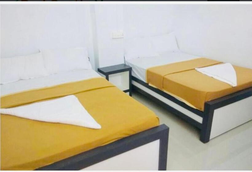 ホテル Kunnathoor Red Castle Vagamon