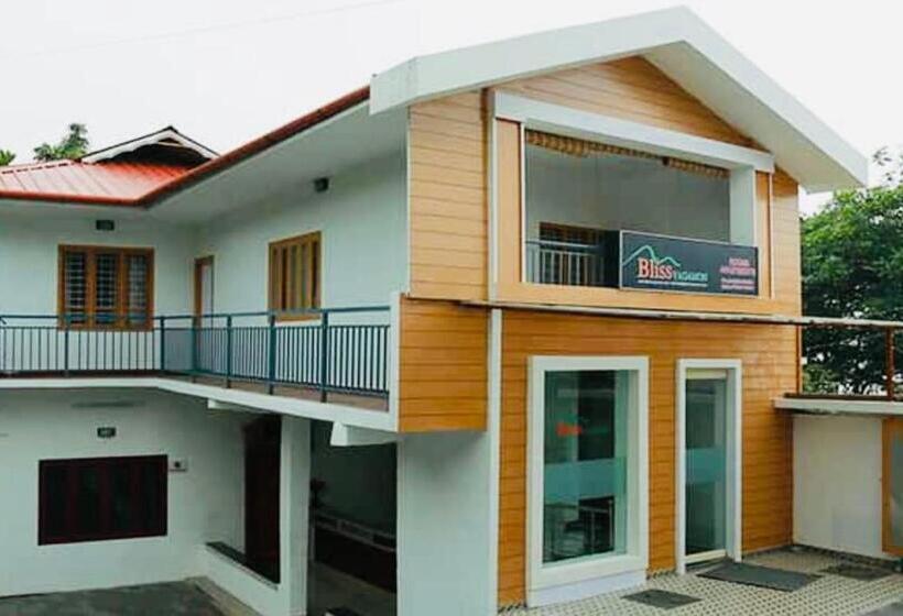 ホテル Kunnathoor Red Castle Vagamon