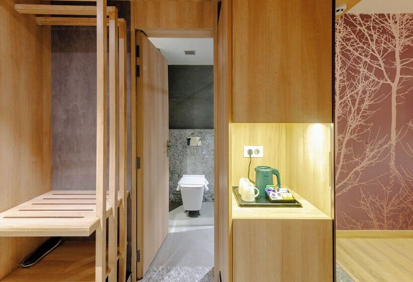 Отель Signature