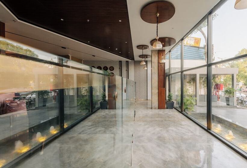 Отель Signature