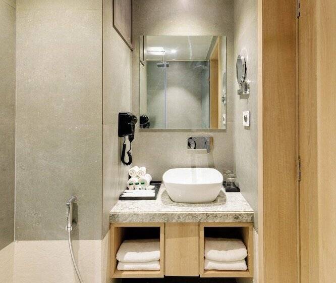 Отель Signature