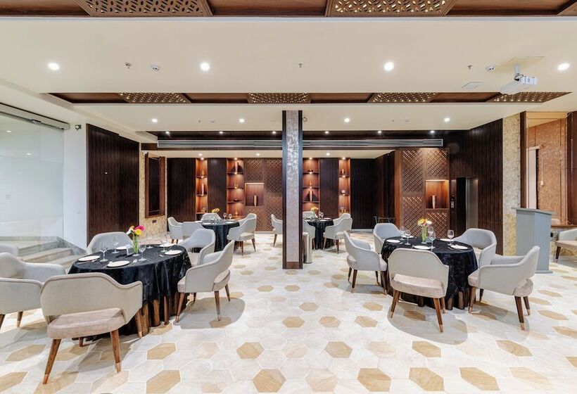 Отель Signature