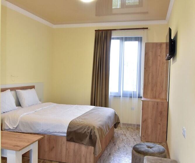 بنسيون Gyulagarak Guest House